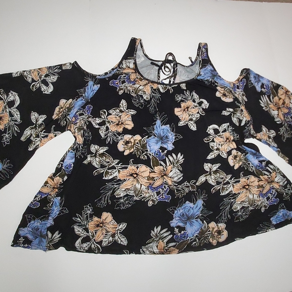 🔥FREE🔥Floral off shoulder blouse LG - Picture 7 of 8